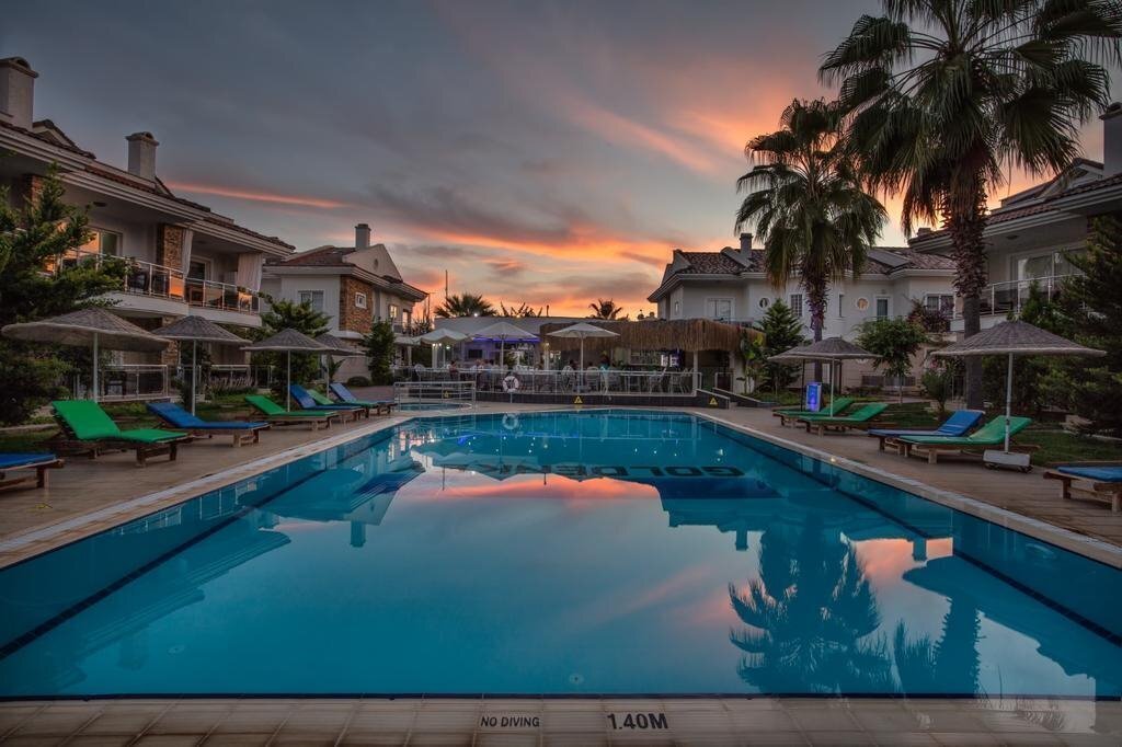 Blue Green Hotel (ex. Poseidon Suites) 3* қонақ үйі