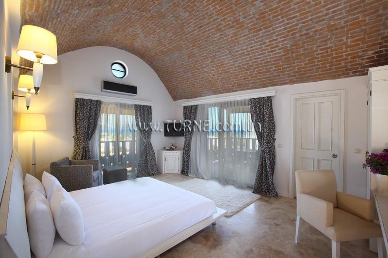 Temenos Hotel 4* фотосуреті