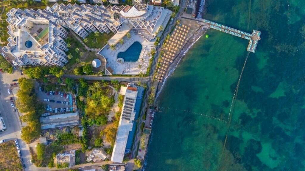 Отель Arin Resort Bodrum 5*