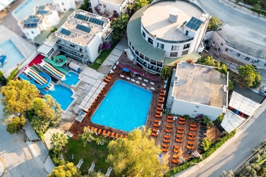 Bodrum Beach Resort 4* қонақ үйі