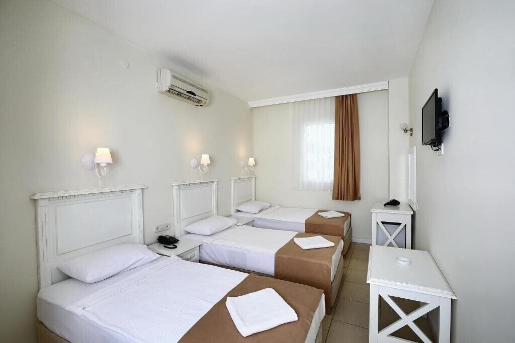 Фото Summer Garden Suites & Beach Hotel 3*