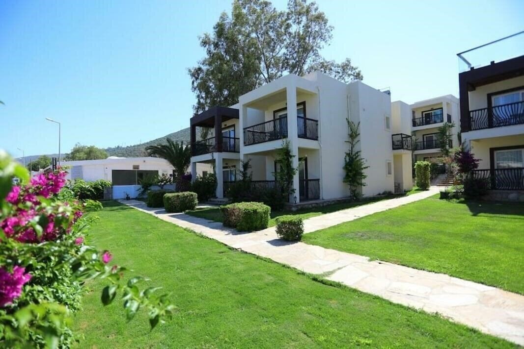 Фото Mi Casa Beach Hotel  Boutique 4*