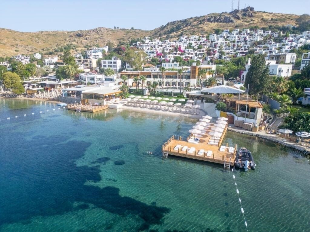 Отель Avantgarde Refined Hotel Yalıkavak 5*