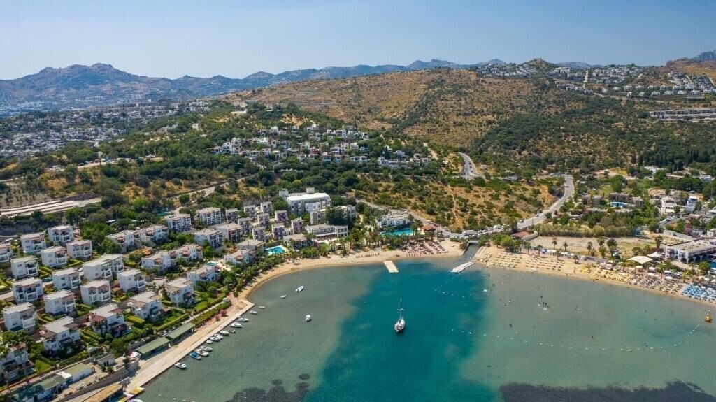 Отель Mira Beach Resort Bodrum 4*