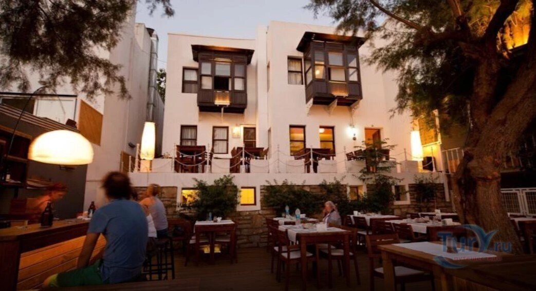 Отель Cumba Suites 3*