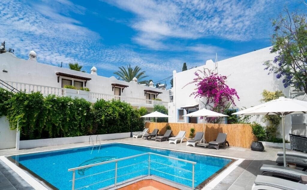 Manuela Hotel 3* фотосуреті