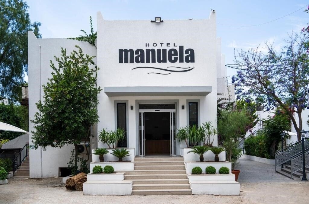 Отель Manuela Hotel 3*