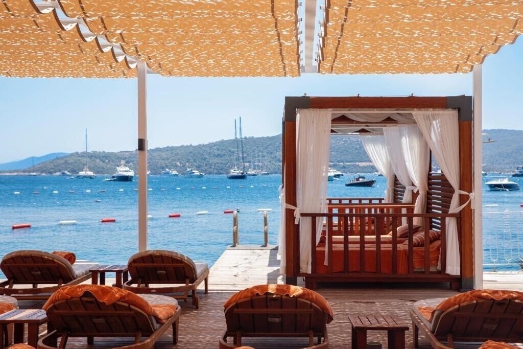 Отель Mavi Suite Turkbuku 4*
