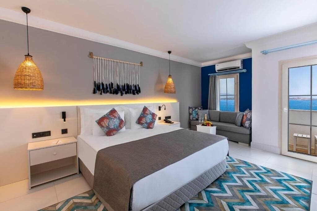 Изображение Holiday Inn Resort (ex. Bodrum View Resort) 4*