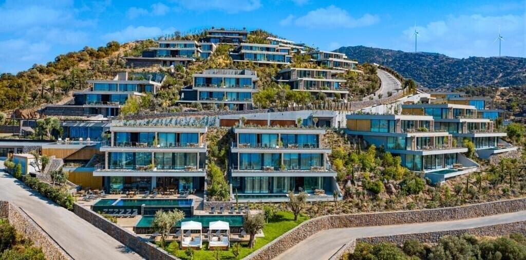 Отель G Beyond Apartments & Villas 4*