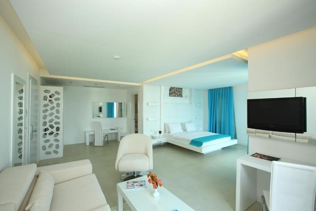 The Luvi Boutique 4* суреті