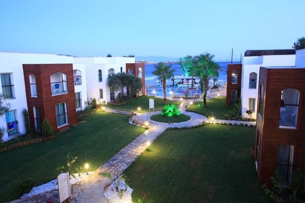 The Luvi Boutique 4* суреті