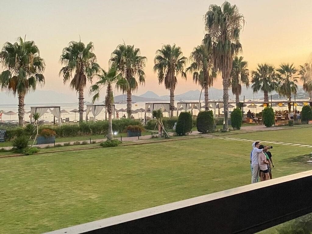 Ambrosia Hotel (ex. 1) 4* суреті