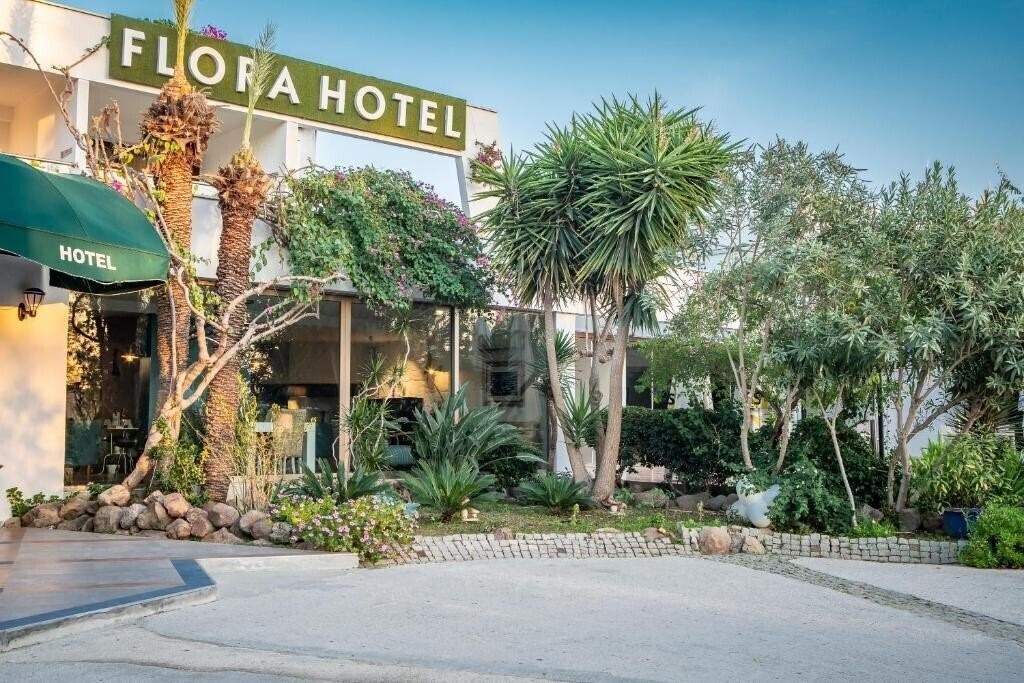 Отель Flora Hotel (ex. Club Hotel Flora) 3*