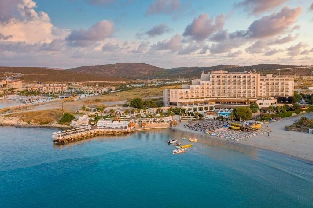 Отель Design Plus Seya Beach 5*