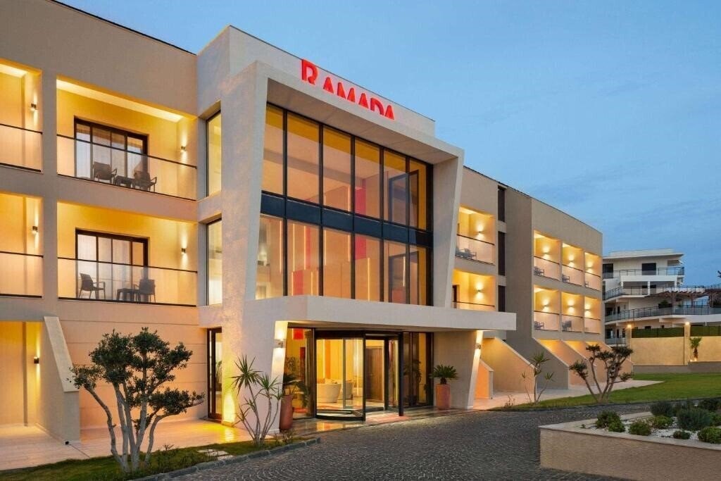Отель Ramada by Wyndham Cesme 3*