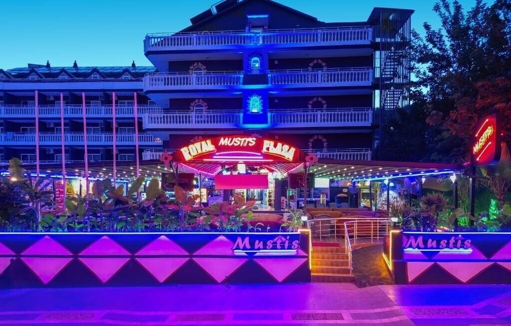 Mustis Royal Plaza 3* фотосуреті