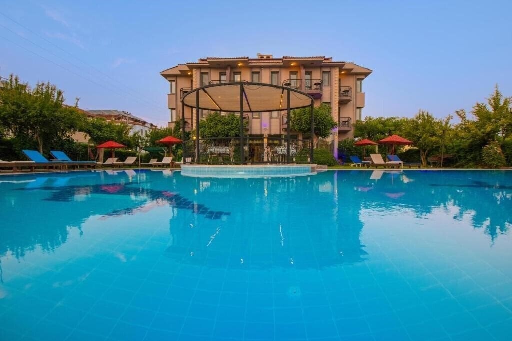 Отель Golden Moon 3*