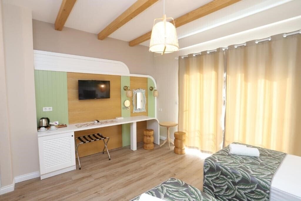 Фотография Dolphin Park Hotel 3*