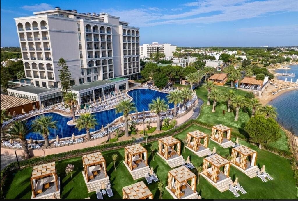The Roxy Luxury Moon 5* қонақ үйі