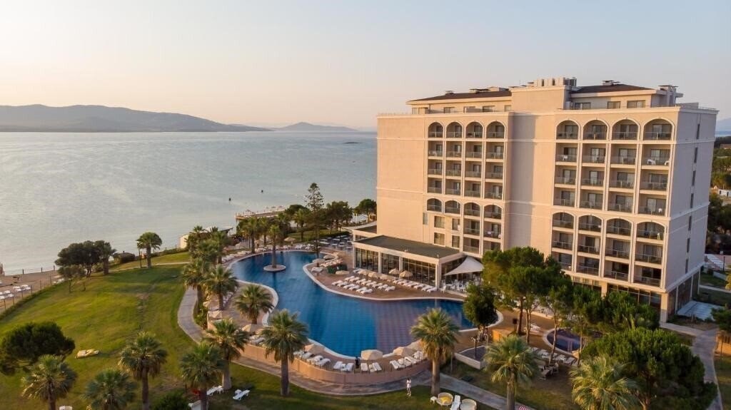 Картинка The Roxy Luxury Moon (ex. Aurum Moon Resort) 5*