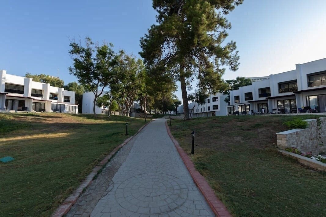 Ada World Hotel 4* суреті