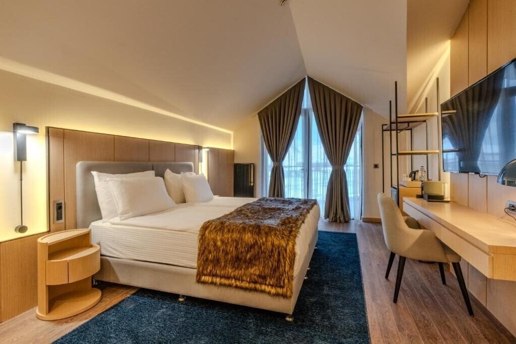 Фото Mega Saray Mountain Resort & Spa 4*