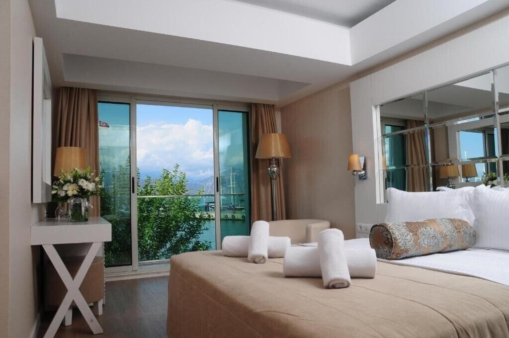 Фото Alesta Yacht 4*