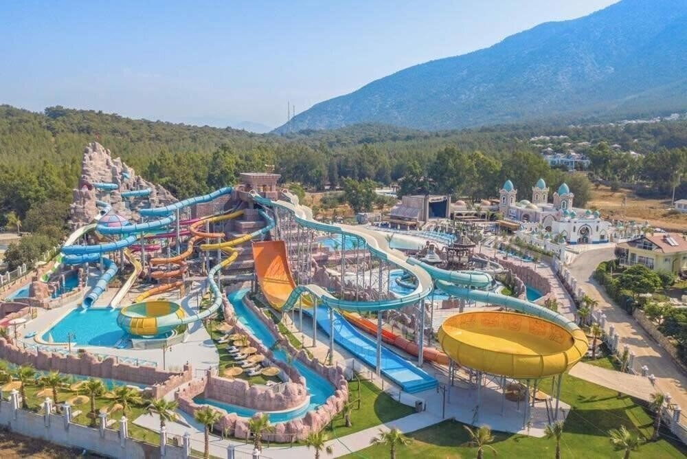 Orka World Hotel & Aquapark (ex. Orka World Hotel With Aqua Park, Orka World Hotel & Thema Park) 4* суреті