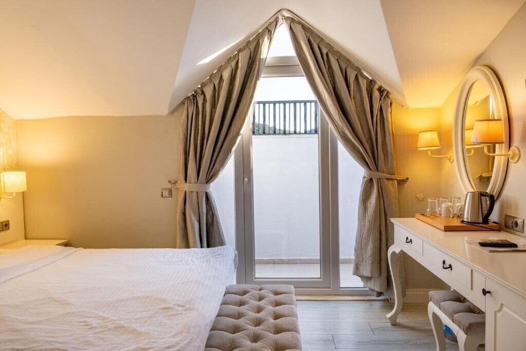 The PineHill Hotel & Suites 3* қонақ үйі