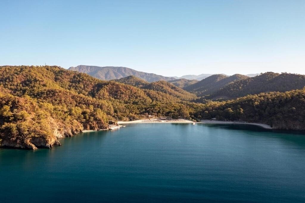 Отель Ahama 5*