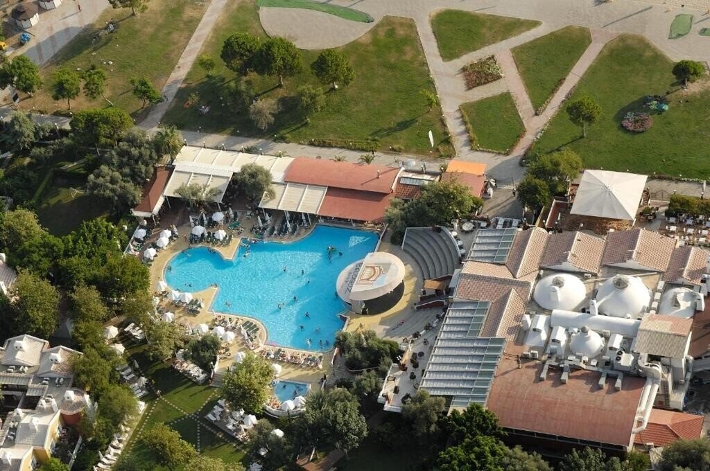 Отель Club Belcekiz Beach 5*