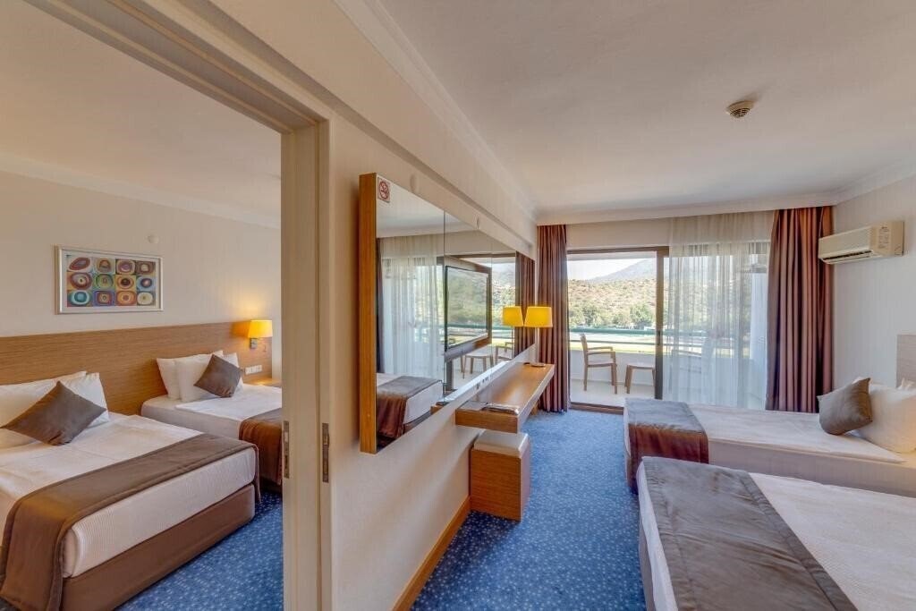 Фото Club Hotel Grand Efe 4*