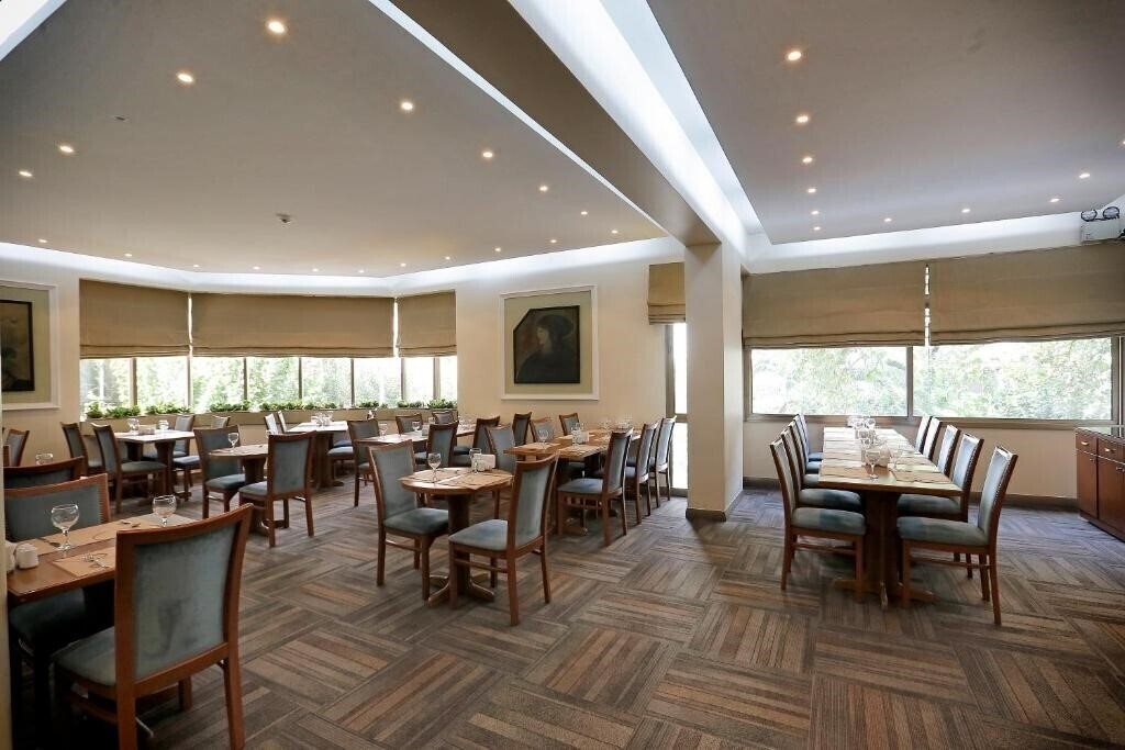 Kaya Prestige 4* суреті