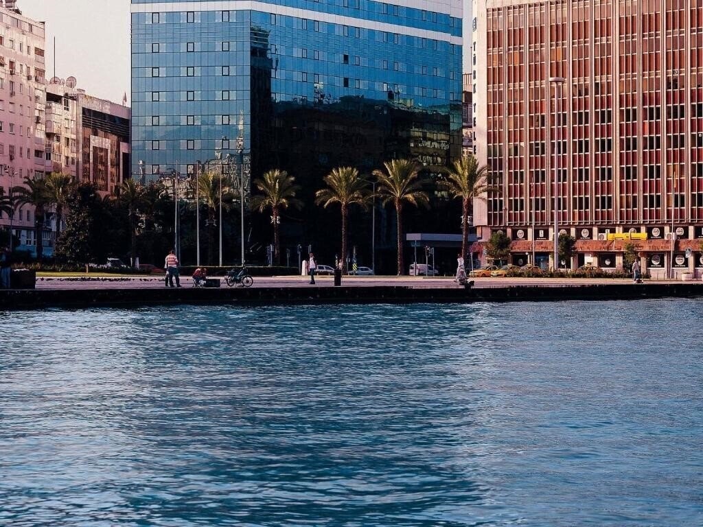 Отель Movenpick Hotel Izmir 5*