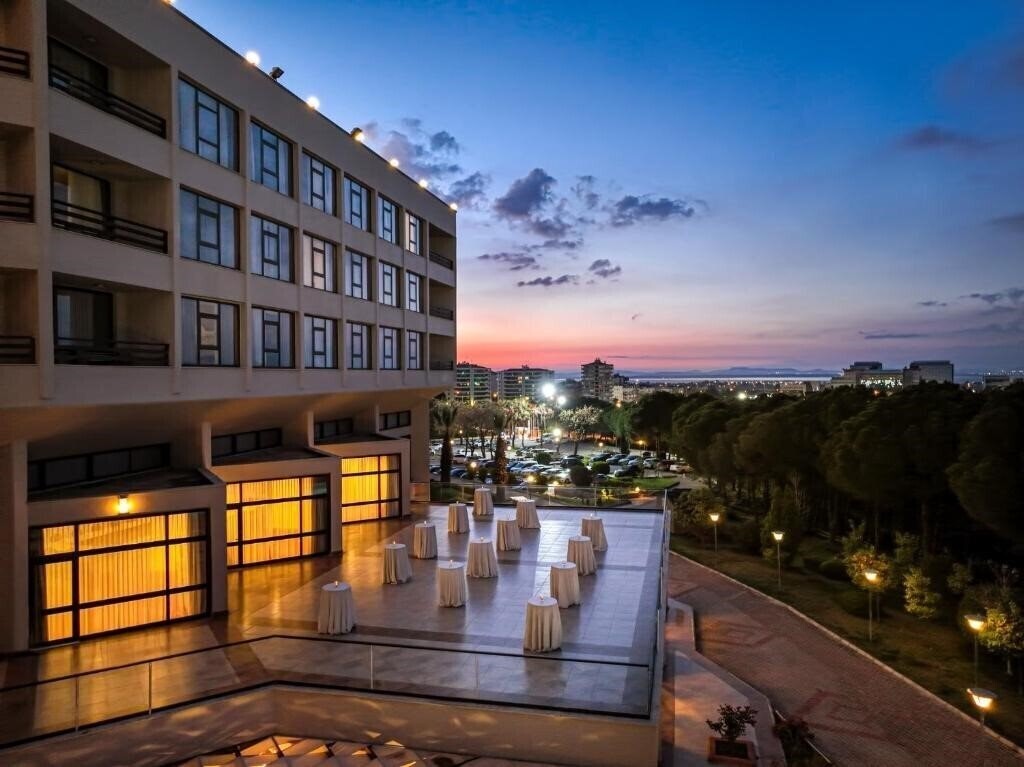 Отель Kaya Izmir Thermal & Convention 5*