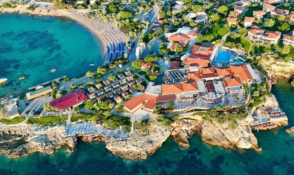 Отель Maya Bistro Hotel Beach Boutique 3*