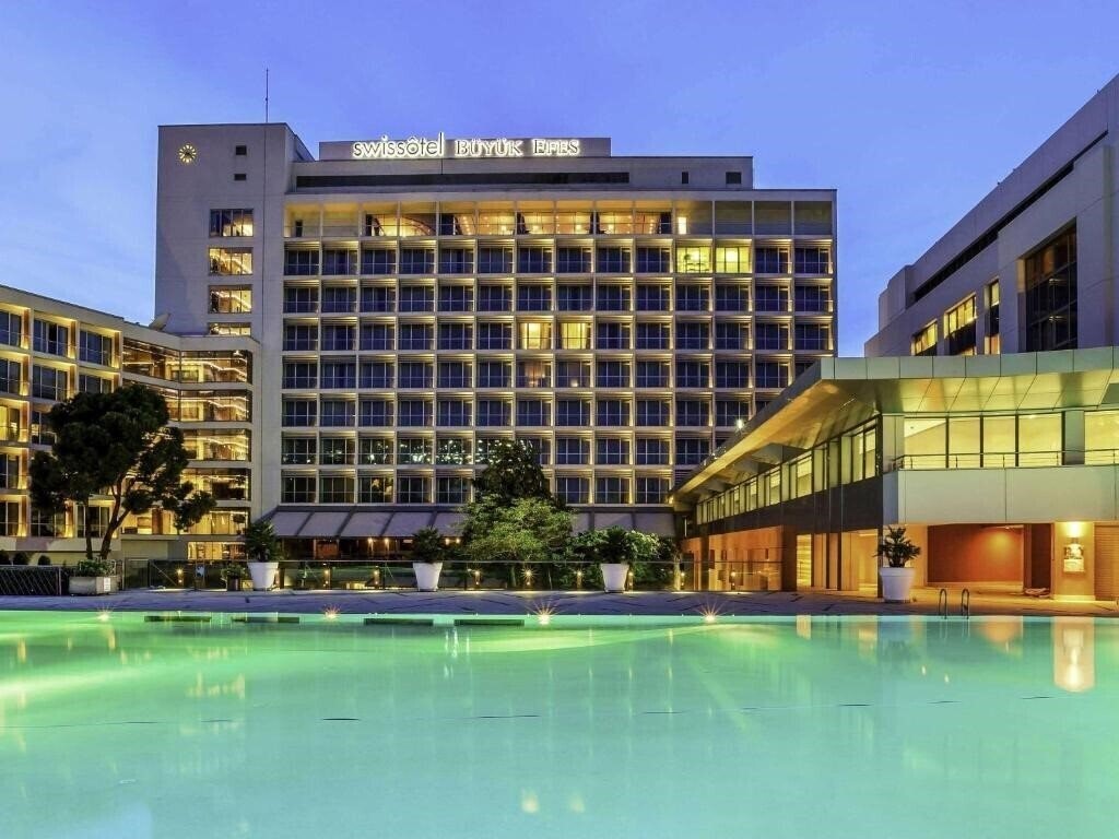 Отель Swissotel Buyuk Efes Izmir 3*