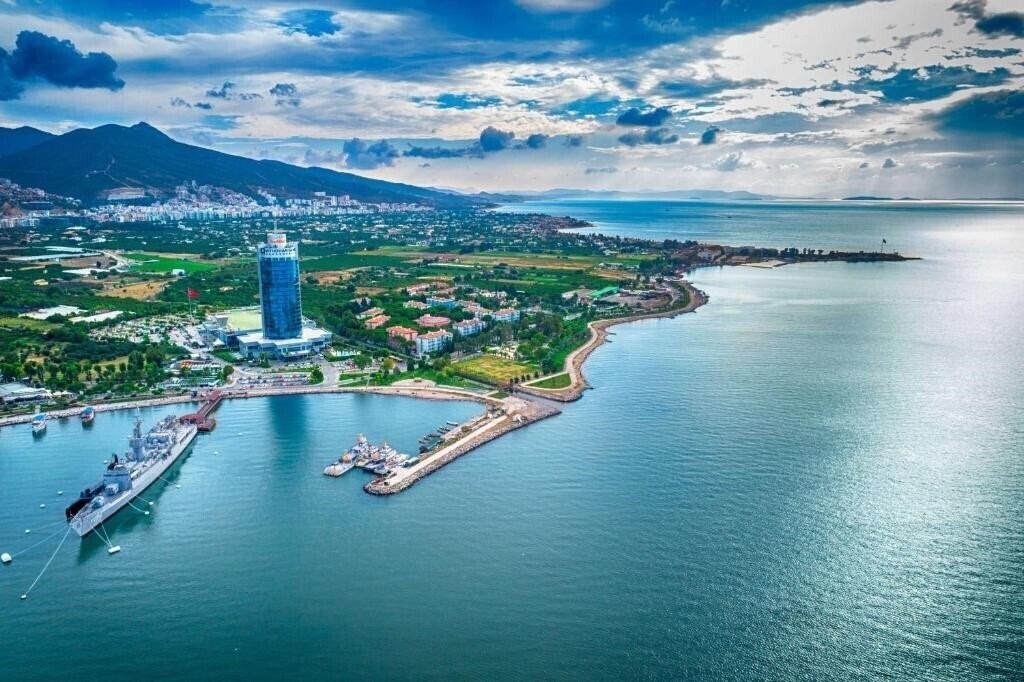 Wyndham Grand Izmir Ozdilek 5* қонақ үйі