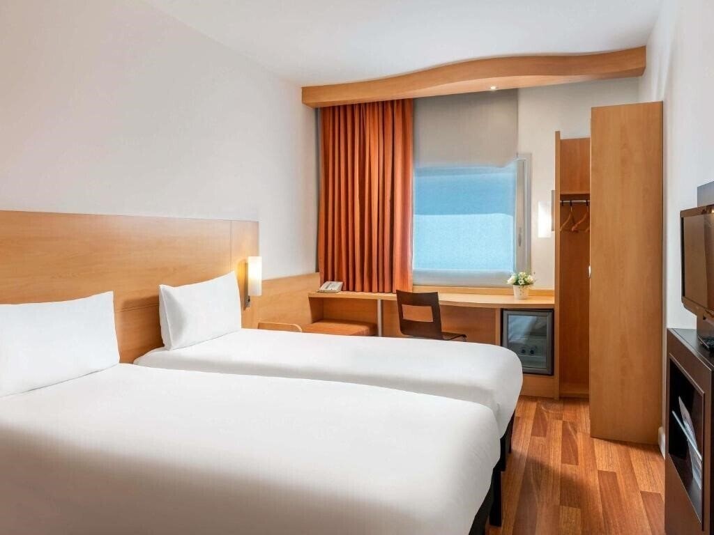 Фотография Ibis Izmir Alsancak 4*