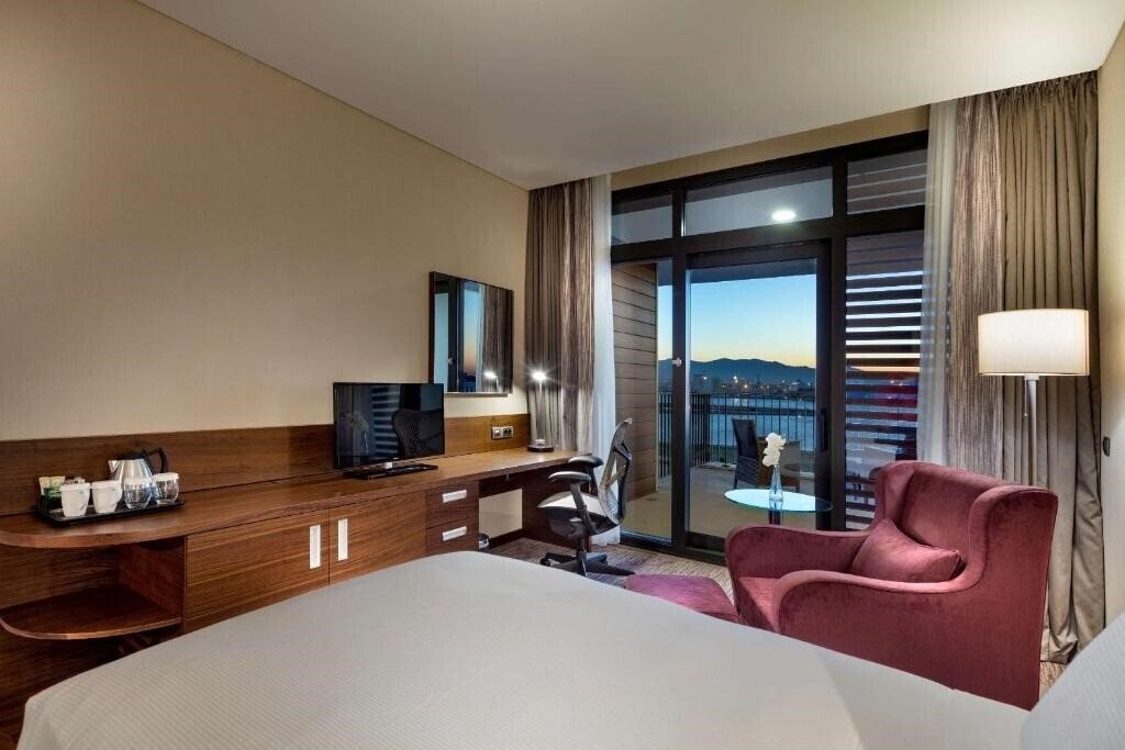 Hilton Garden Inn Izmir Bayrakli 4* суреті