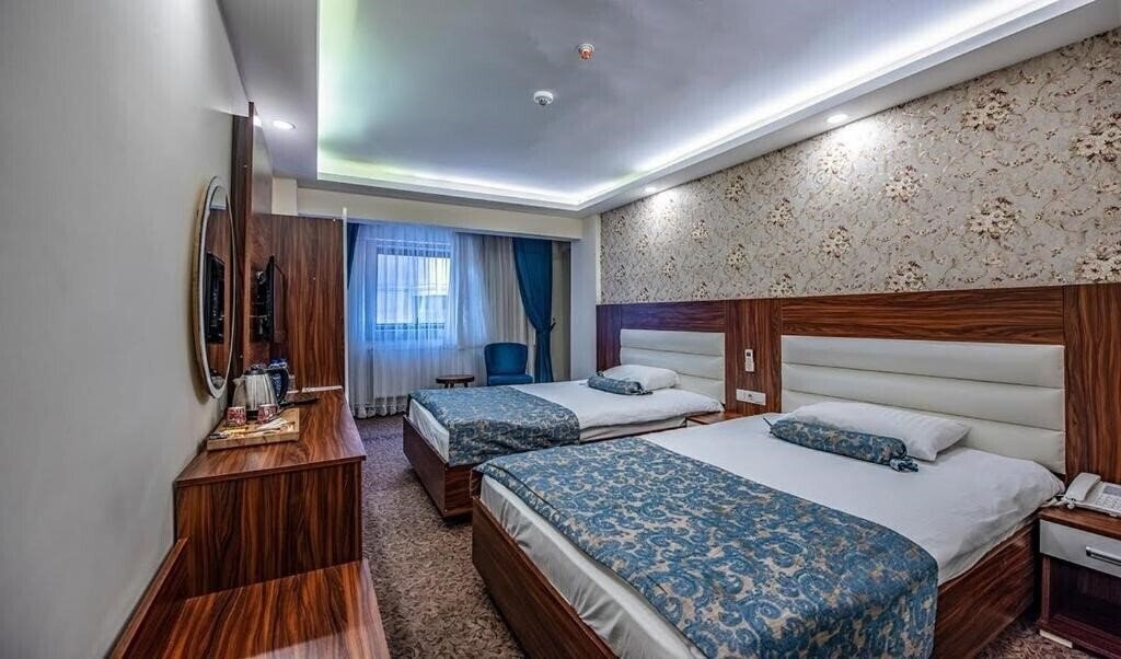 Izmir Madi Otel 4* фотосуреті