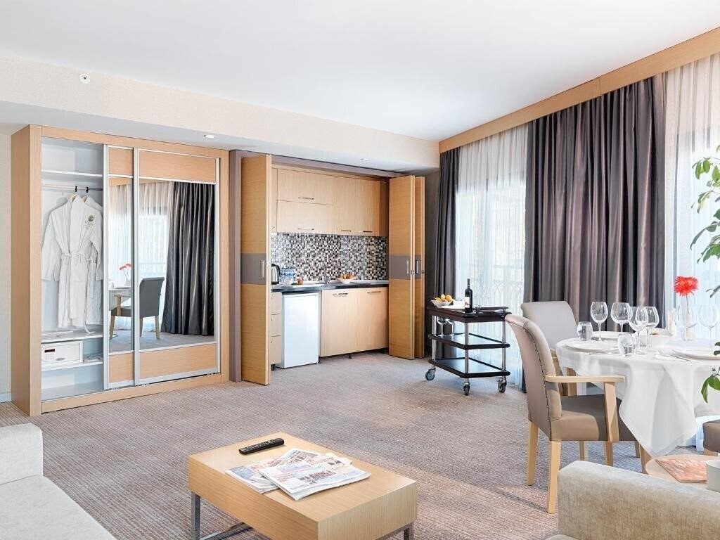 Изображение Kordon Hotel Cankaya 4*