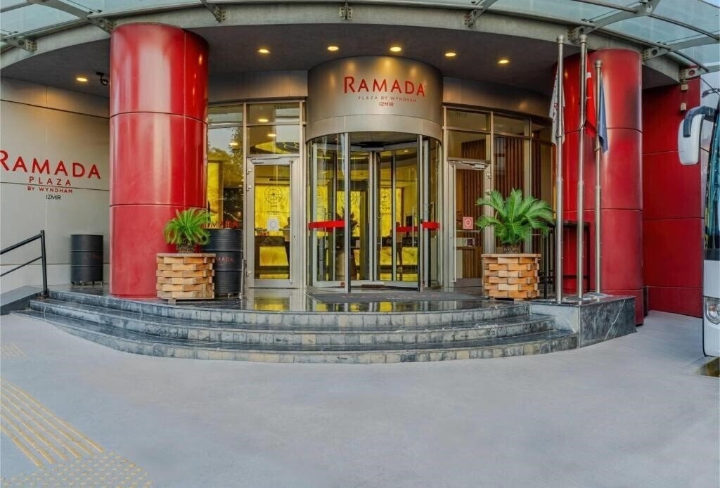 Ramada Plaza by Wyndham Izmir (ex. Ramada Plaza Izmir) 5* суреті