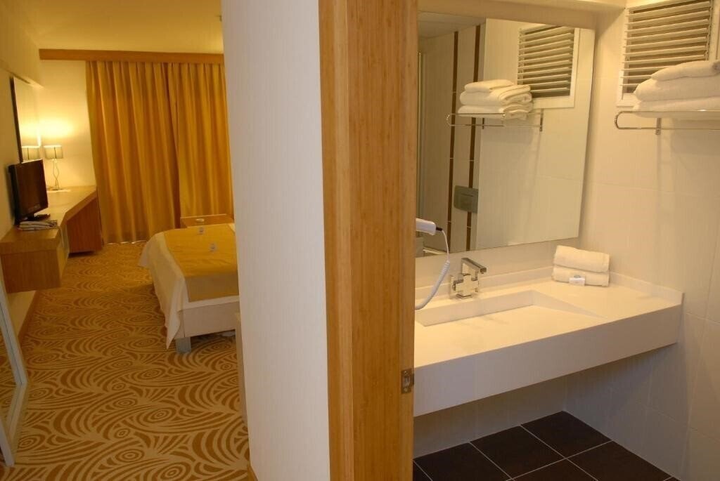 Egge Hotel 3* суреті