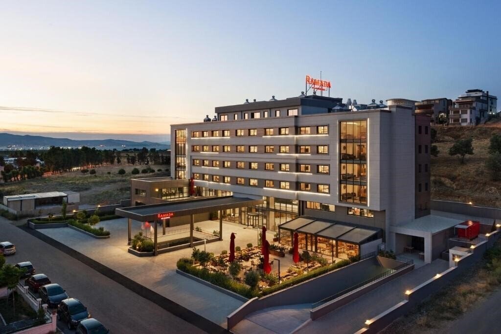 Ramada By Wyndham Izmir Aliaga 4* қонақ үйі