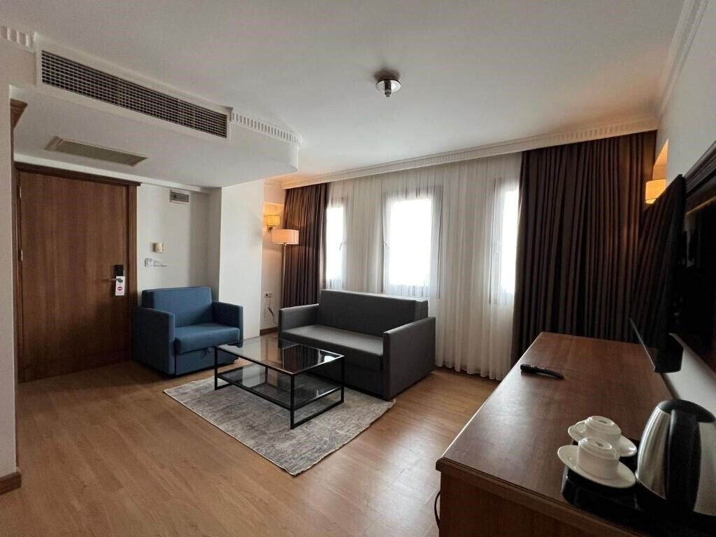 Фотография Istanblu Hotel Izmir 4*