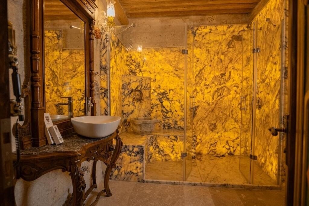 Elika Cave Suites 5* фотосуреті