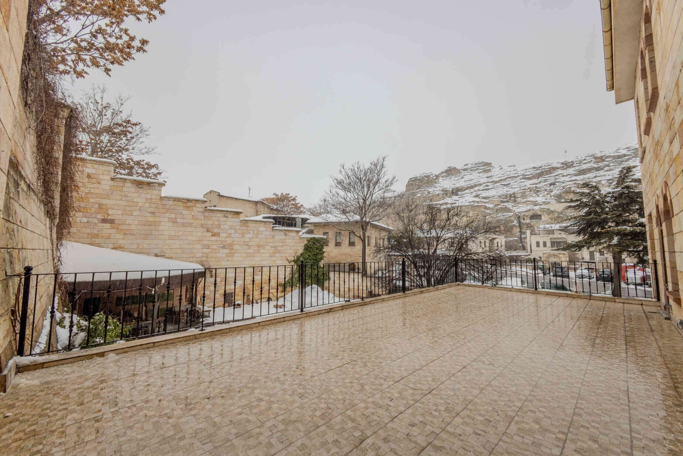 Отель Akuzun 3*