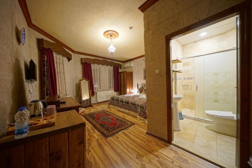 Отель Arch Palace 3*